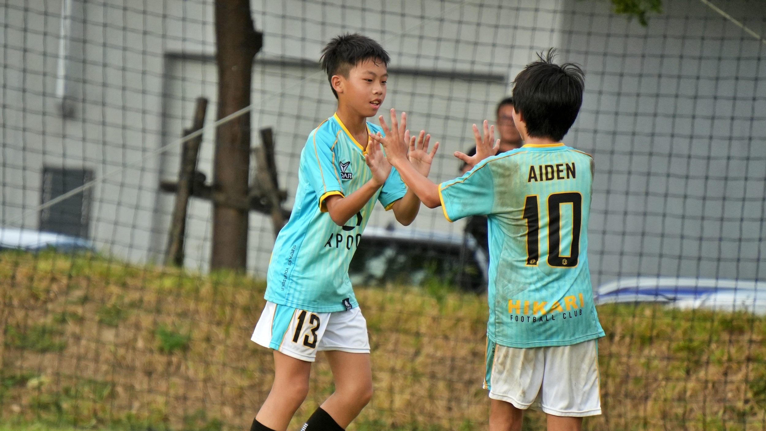 HIKARI光之足球FC蘇柏叡(13號)上演帽子戲法，助隊擊敗中市西屯國小